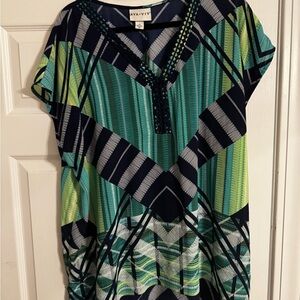 Ava & Viv Green and Black Graphic Tunic with Cap Sleeves